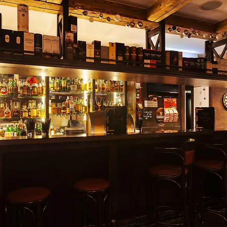 Vitusfort Homestay *