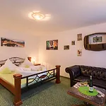 Vitusfort Homestay *